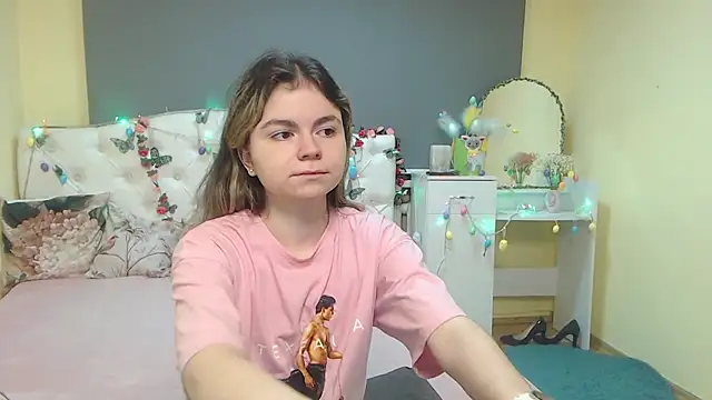 TinaRedly online show from April 11, 8:40 am