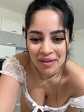  adelle online show from April 16, 10:59 am