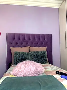 VeryGoodBadGirl1 online show from October 14, 9:45 am