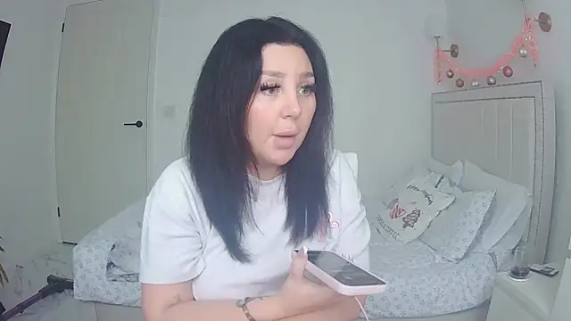 magical mia online show from December 16, 1:50 pm