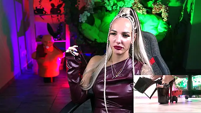 Snapshot of MonicaMaxwel chatting on October 15, 1:14 pm MonicaMaxwel online show from October 15, 1:14 pm