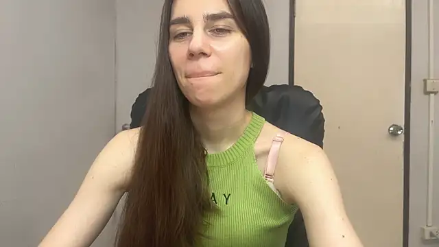 Snapshot of SassyJessi chatting on September 21, 5:28 am SassyJessi online show from September 21, 5:28 am