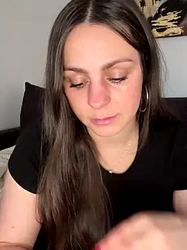 Loella-Rose online show from December 16, 9:48 am