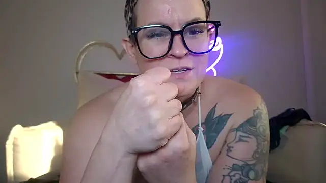 quinnmariexo online show from January 16, 9:11 pm