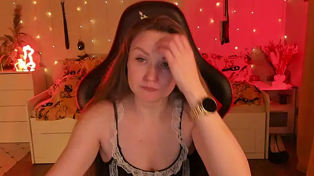 desperatehousewife   online show from October 26, 6:03 pm