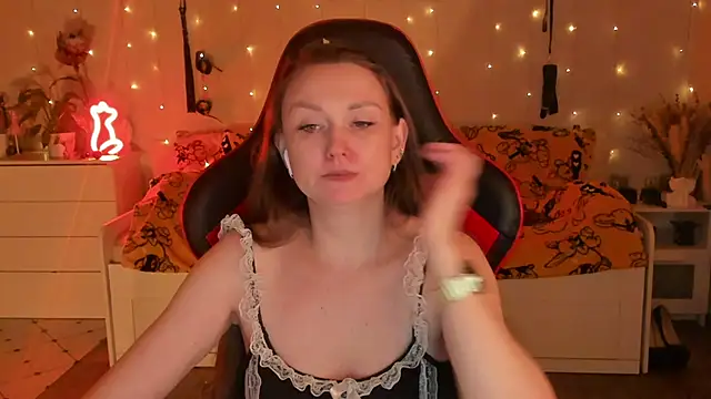 desperatehousewife   online show from November 22, 5:15 pm