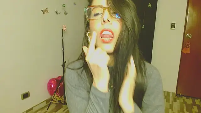 ella peck online show from December 4, 5:10 am