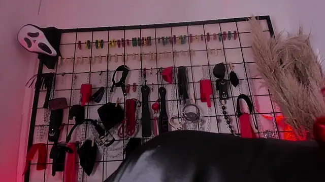 charrlotte quinn online show from November 12, 2:59 pm