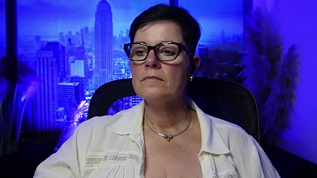 ninarandmann online show from November 26, 7:15 pm