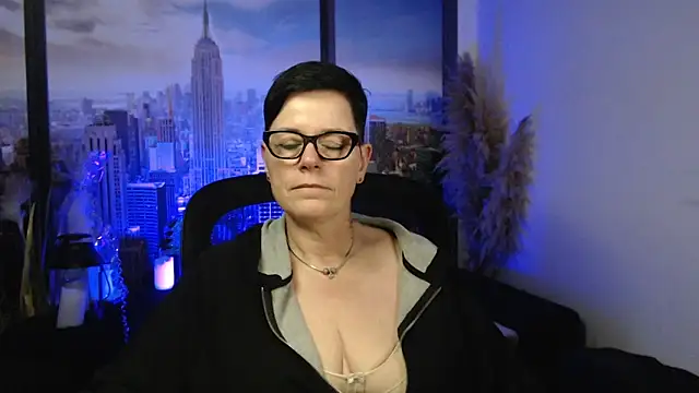 ninarandmann online show from December 19, 8:12 pm