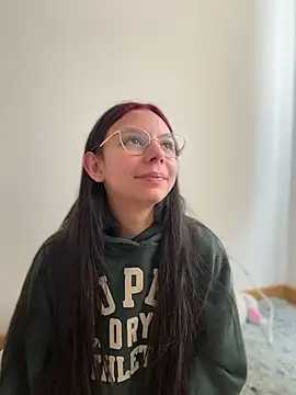 Bonniepark online show from December 3, 6:10 pm