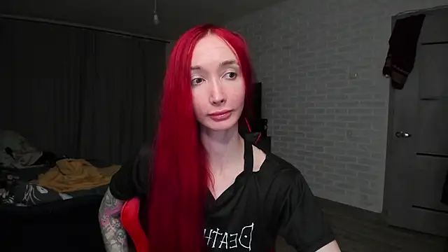 Roxy Silver online show from March 8, 3:10 am