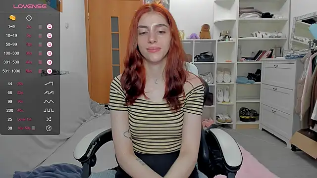 broosnica1 online show from June 4, 2:43 pm