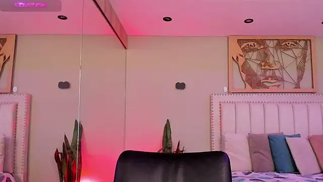  AlejaCruz  online show from October 20, 7:28 pm