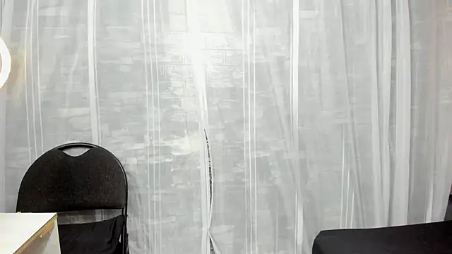 Snapshot of KatieGomez chatting on October 1, 7:41 pm KatieGomez online show from October 1, 7:41 pm