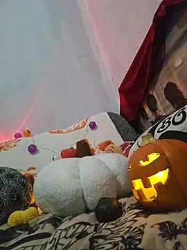 oxitocindi online show from October 29, 11:40 pm