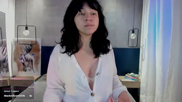  julietta online show from March 31, 1:00 pm