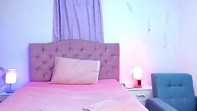 Latinabombsheell online show from December 22, 6:27 am