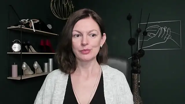 VivianWILD online show from October 20, 6:05 am