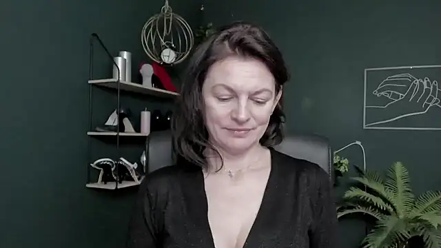 VivianWILD online show from March 12, 8:17 am