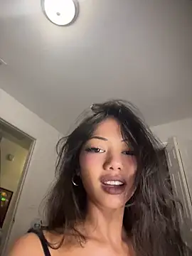 RinaErota online show from June 4, 7:40 pm