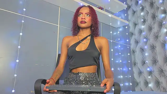 Hilary-banks online show from November 30, 7:01 am