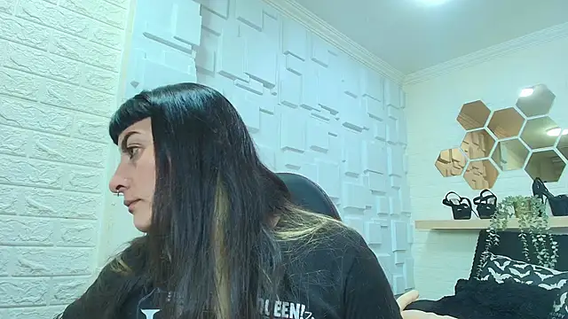 Naughty Kittenm online show from November 20, 11:44 am