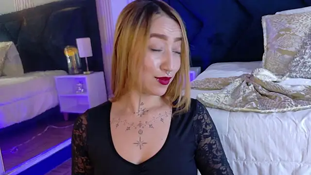 MollyCruz online show from January 5, 5:27 pm