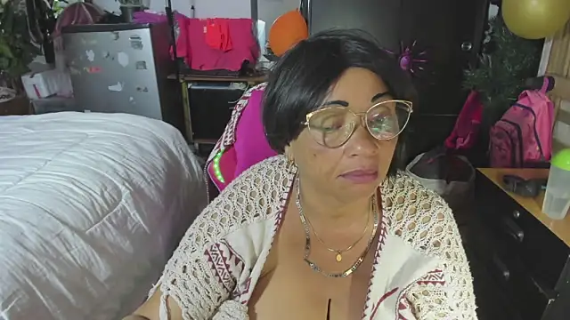 Mrs mommy  online show from November 15, 11:39 pm