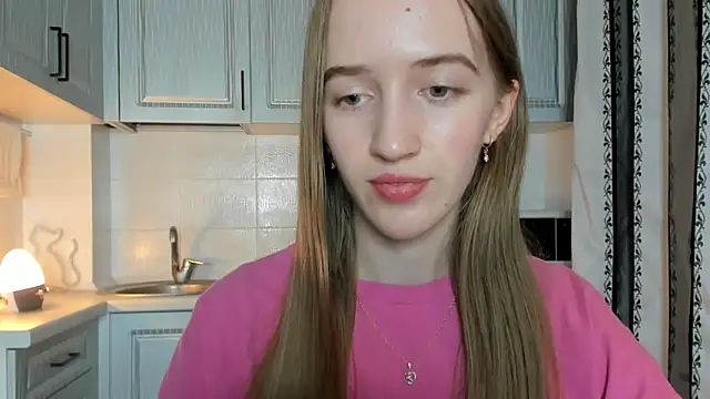 leslie my lovee online show from November 11, 7:11 pm