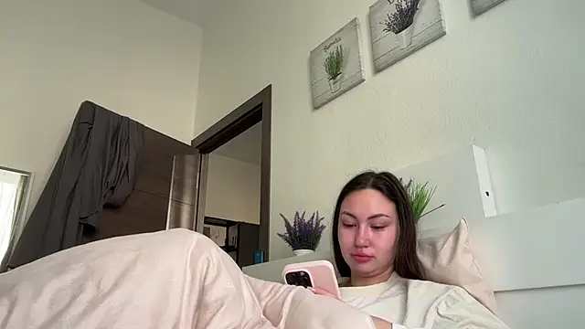 Snapshot of GIGI_BENNET chatting on October 1, 5:34 am GIGI BENNET online show from October 1, 5:34 am