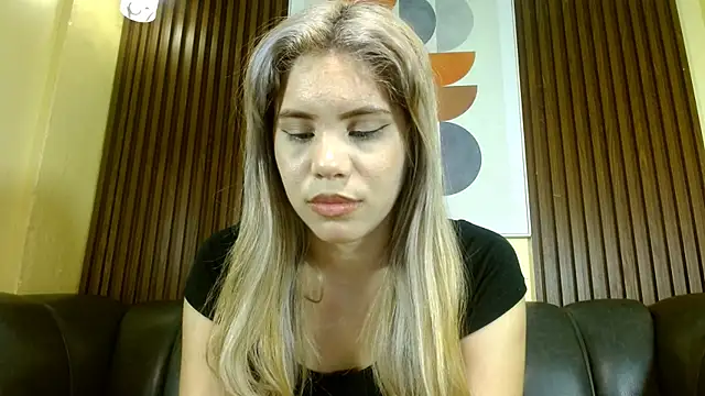 Nicole Ramires online show from April 7, 4:20 pm