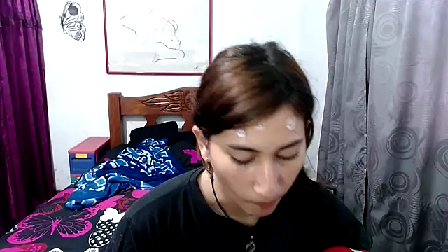 Snapshot of LadyMilk003 chatting on October 20, 5:27 pm LadyMilk003 online show from October 20, 5:27 pm