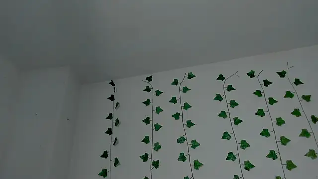 Miaa Garcia online show from December 13, 11:10 pm