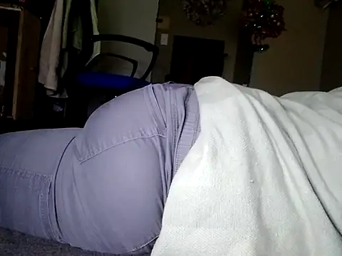 Snapshot of missthickness35_Pika chatting on September 28, 9:31 pm missthickness35 Pika online show from September 28, 9:31 pm