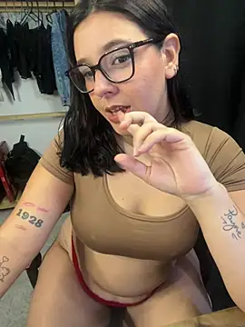 agoosvokk online show from April 6, 8:10 pm