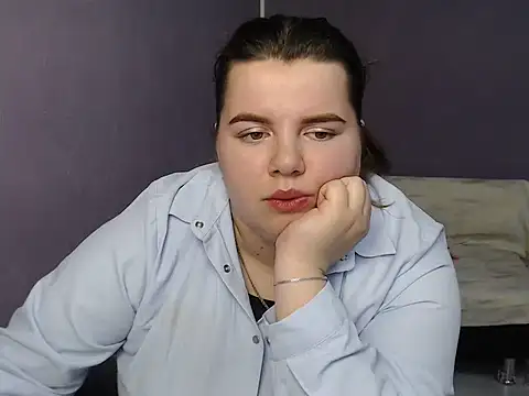 so shy online show from October 10, 11:15 am