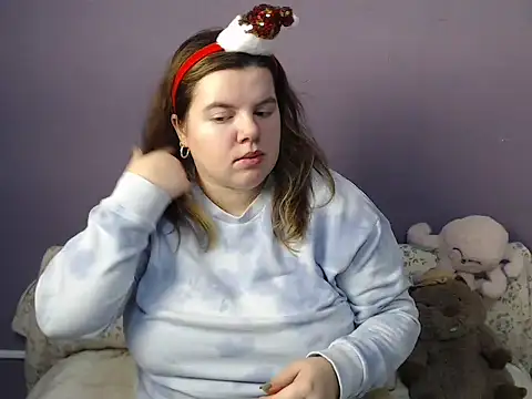 so shy online show from December 18, 7:46 am