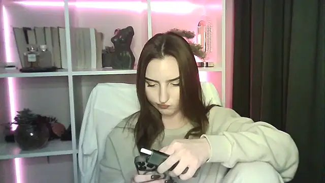 X Alisa online show from November 17, 7:47 pm