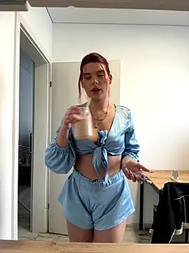 RiriRoseey online show from January 8, 9:24 am