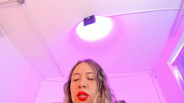 Snapshot of Eliissh_ chatting on September 23, 1:53 pm Eliissh online show from September 23, 1:53 pm