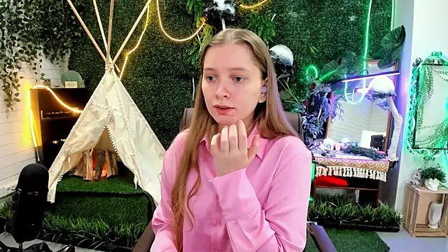 MayaSinabon online show from October 7, 9:14 am