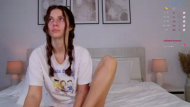 LilyRoselyn online show from December 2, 7:10 am