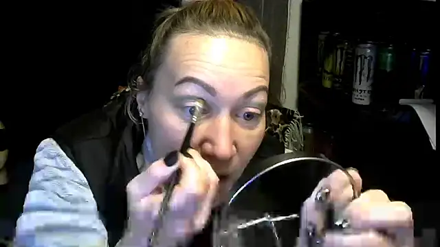 wLESLYMOSw online show from December 3, 10:50 am