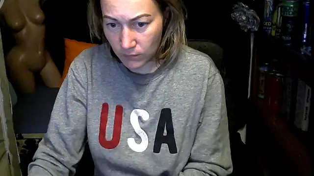 wLESLYMOSw online show from November 14, 8:25 am