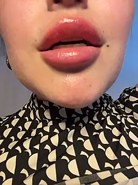 sukhakunis1 online show from December 5, 7:37 pm