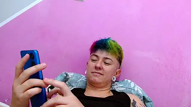 tomboyblue online show from October 3, 12:05 am