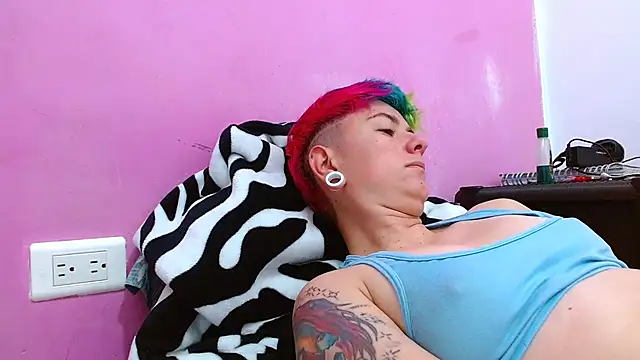 tomboyblue online show from September 22, 9:46 pm