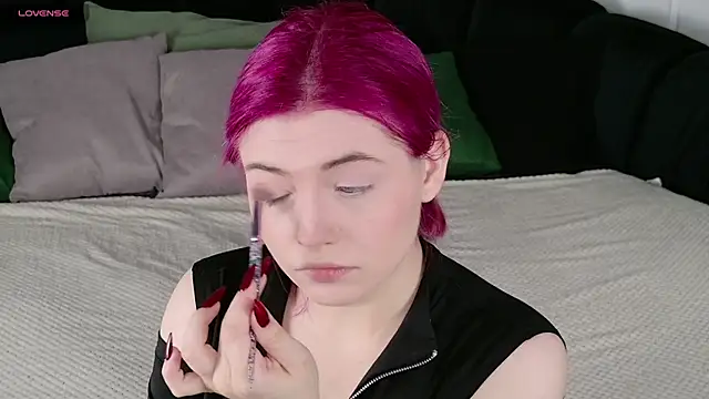 Lisa Adam online show from September 20, 6:28 pm