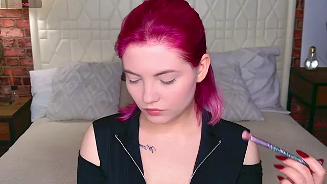 Lisa Adam online show from September 23, 7:01 pm